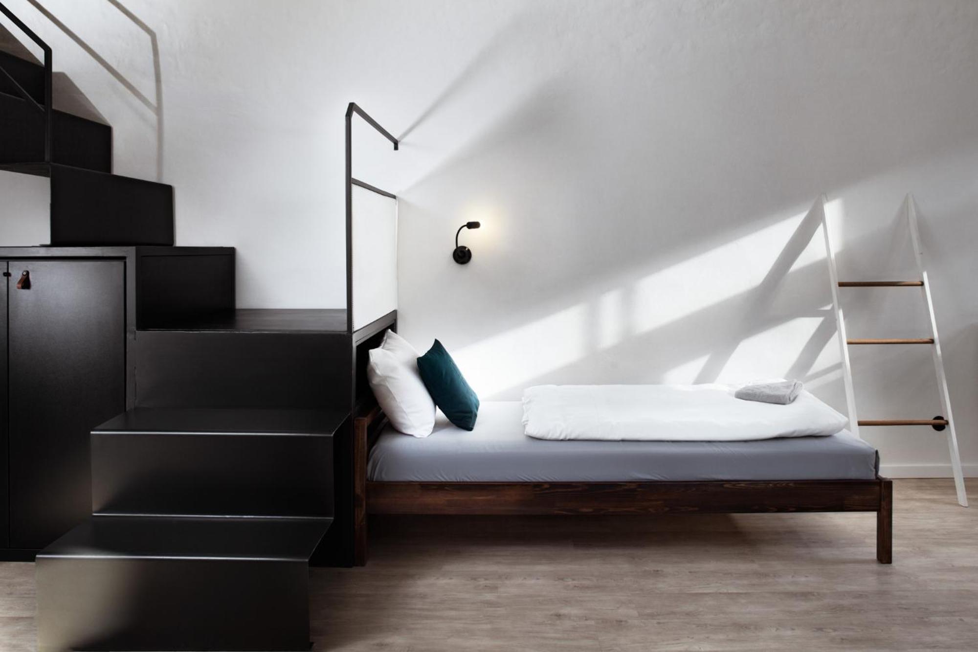 Long Story Short Hostel & Cafe Olomouc Bagian luar foto