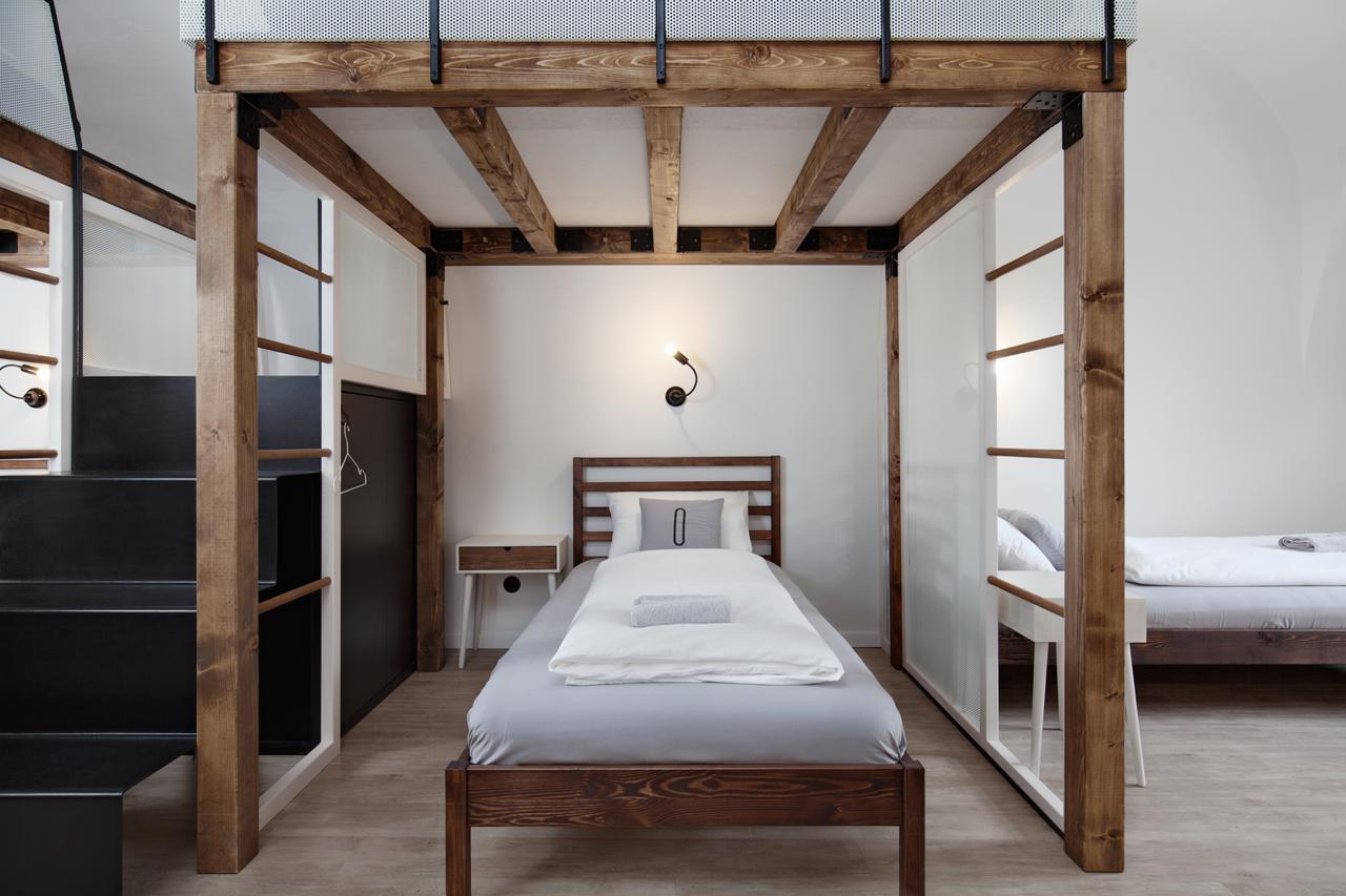 Long Story Short Hostel & Cafe Olomouc Bagian luar foto