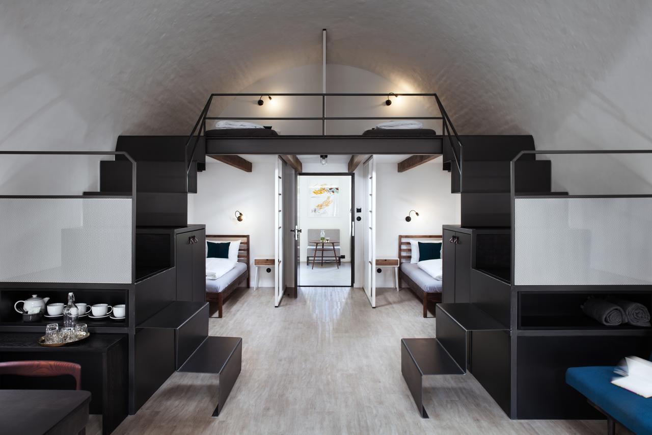 Long Story Short Hostel & Cafe Olomouc Bagian luar foto