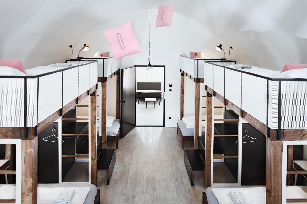 Long Story Short Hostel & Cafe Olomouc Bagian luar foto