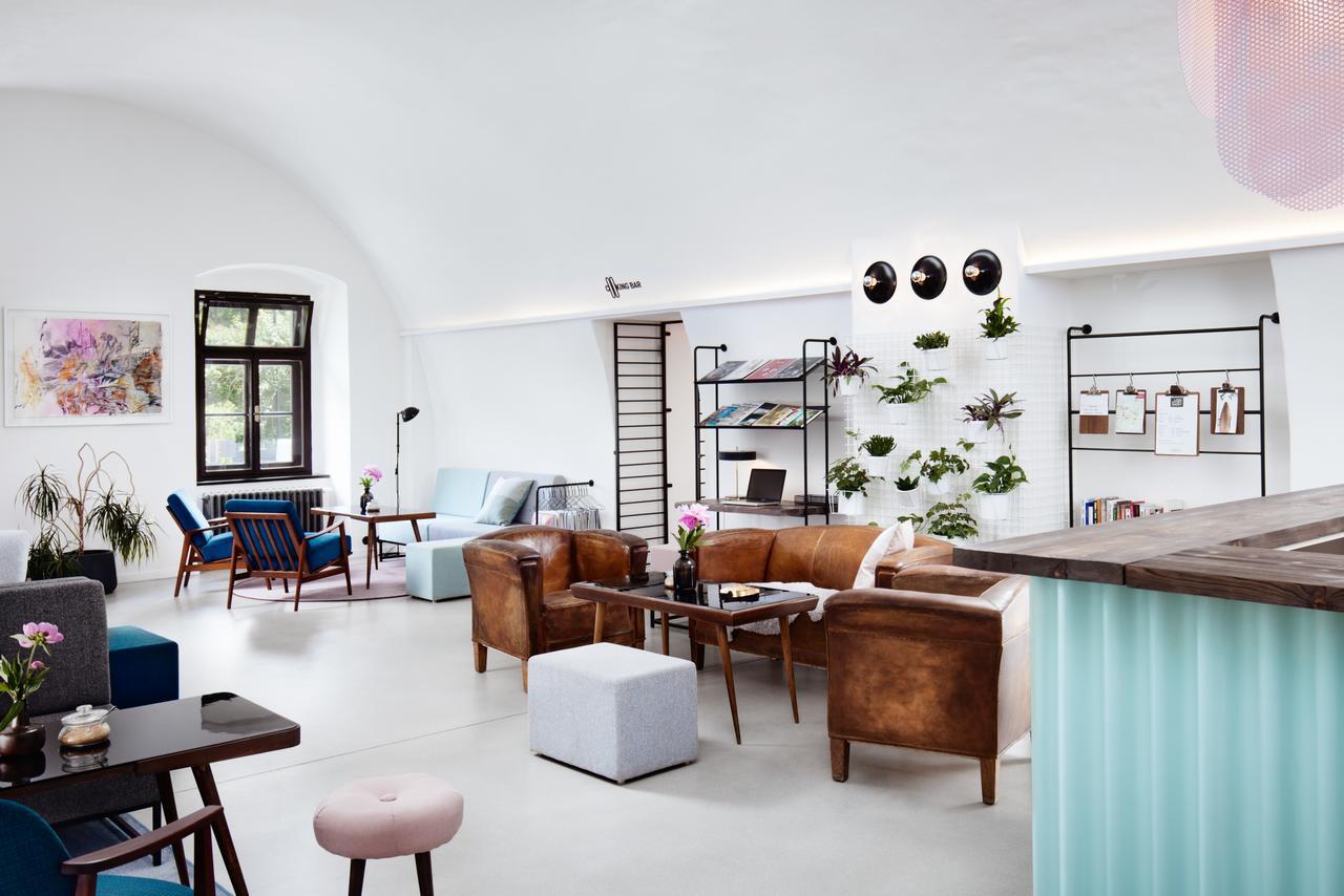 Long Story Short Hostel & Cafe Olomouc Bagian luar foto
